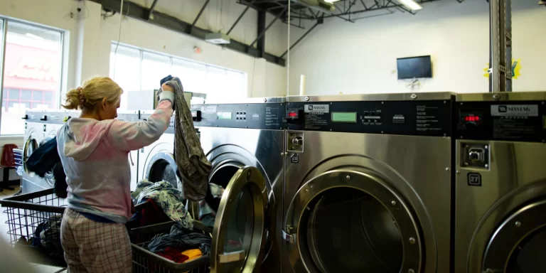 Email Marketing Strategies for Laundromats: Keeping Customers Informed and Engaged