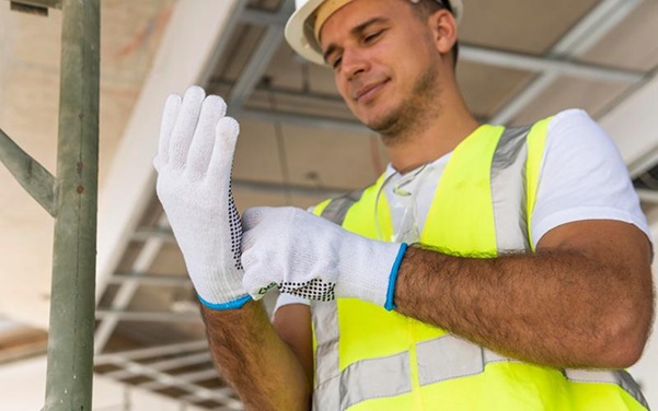 Comfort Is Key: Why Fit Matters in Safety Gloves